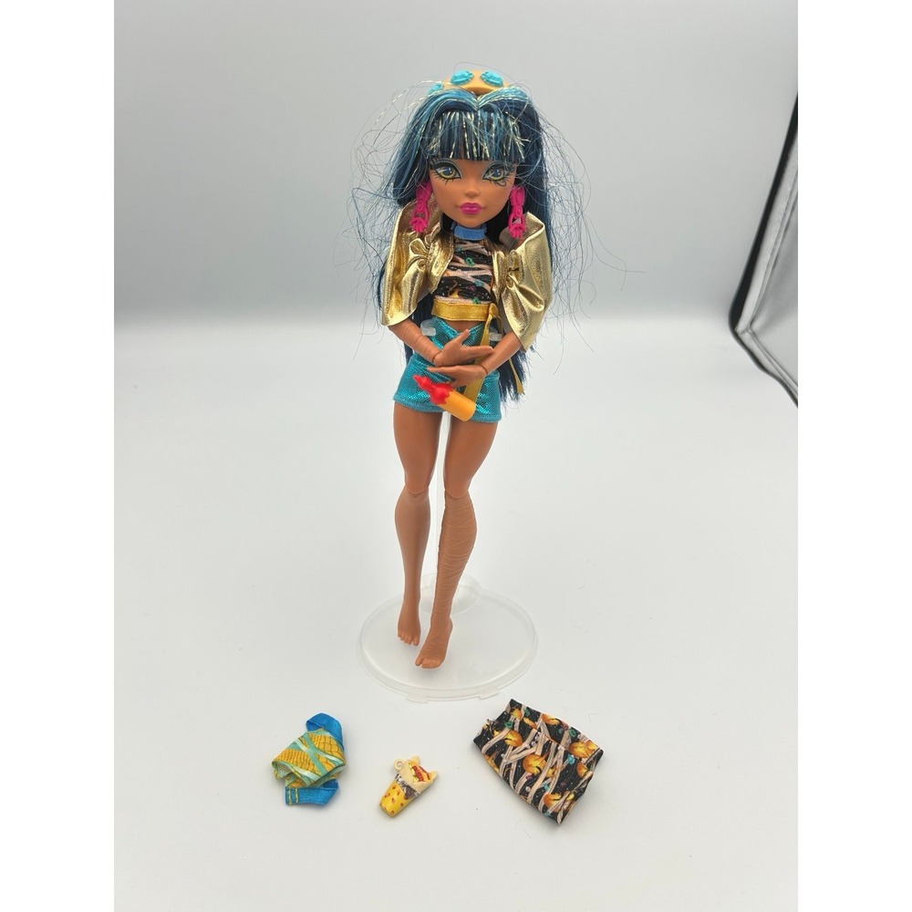 Monster High Skulltimate Secrets Cleo De Nile fashion doll